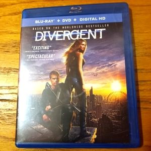 *DIVERGENT on BLU-RAY + DVD